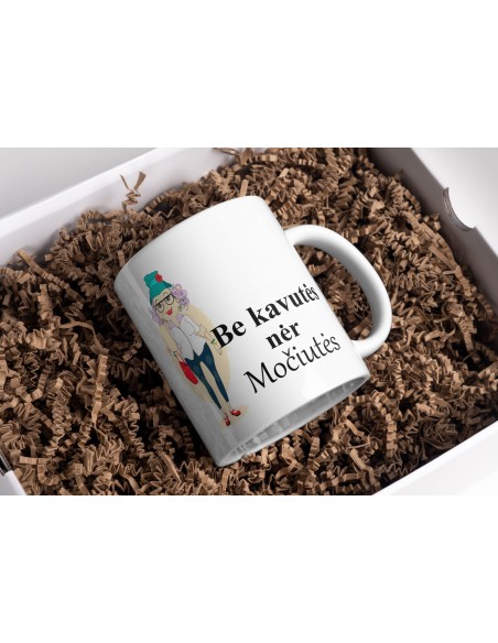 Puodelis " Be kavutės nėr močiutės "